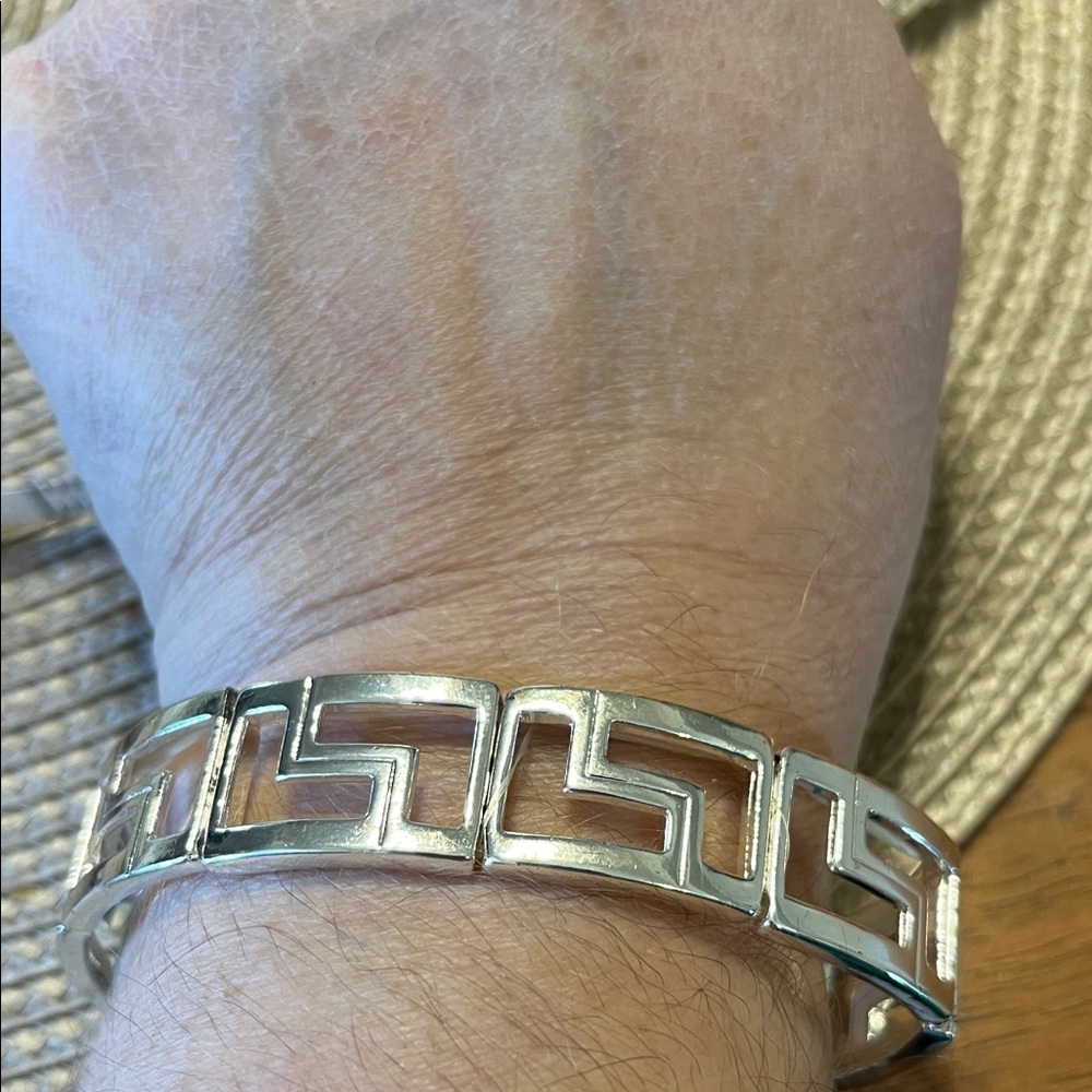Silver Geometric Women’s Bracelet Stretches